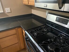 114 Dewitt Ave, Unit 114 #2 Dewitt Clovis Ca in Clovis, CA - Building Photo - Building Photo