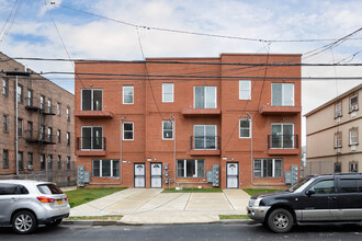 1130 McBride St in Far Rockaway, NY - Building Photo - Building Photo