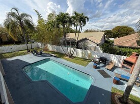 6263 NW 42nd Ct in Coral Springs, FL - Building Photo