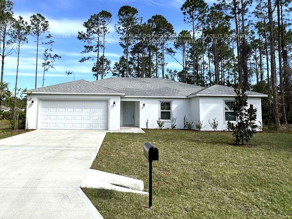24 Palermo Ln in Palm Coast, FL - Building Photo