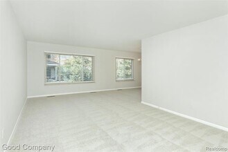 946 N Adams Rd, Unit Unit 1 in Birmingham, MI - Building Photo - Building Photo