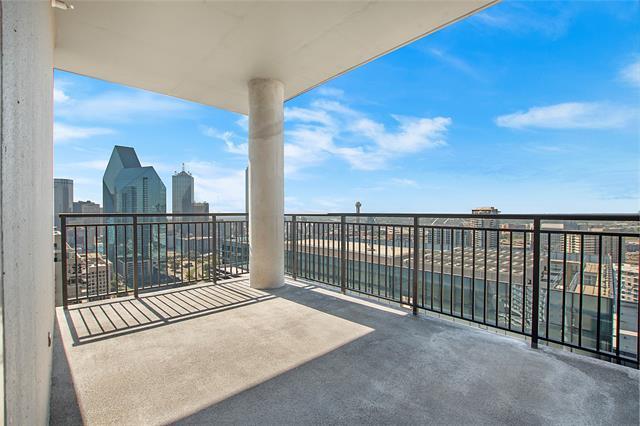 2323 N Akard St in Dallas, TX - Building Photo