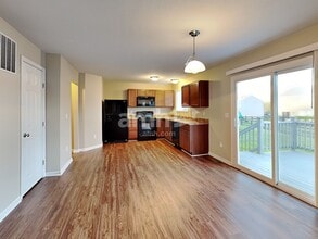 4190 Brookdale Ct in Batavia, OH - Foto de edificio - Building Photo