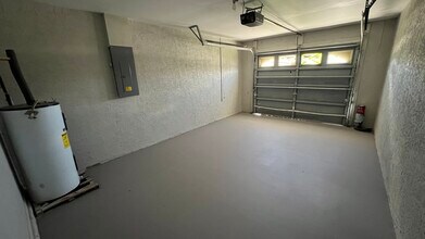 2127 Towles St in Ft. Myers, FL - Foto de edificio - Building Photo