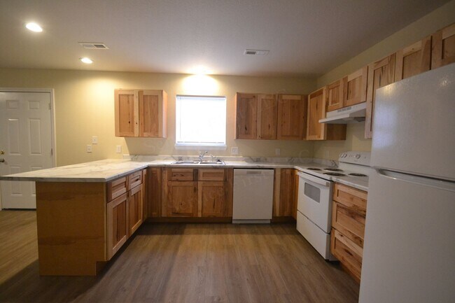 512 Poplar St in Buffalo, MO - Building Photo - Building Photo
