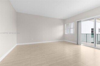 20000 E Country Club Dr, Unit 402 in Aventura, FL - Foto de edificio - Building Photo