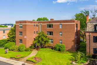 Apartments on Fifth in Pittsburgh, PA - Building Photo - Building Photo