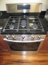 1131 Broadway, Unit 7 in Somerville, MA - Foto de edificio - Building Photo