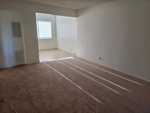 641 Border Ave, Unit 4 in Torrance, CA - Foto de edificio - Building Photo