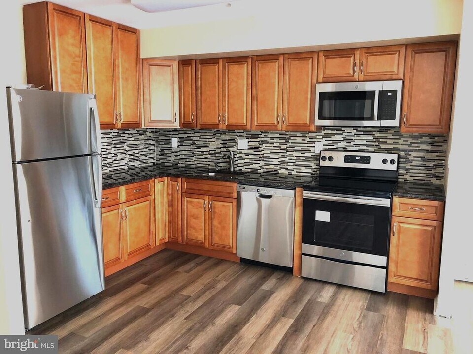 1575 W Street Rd in Warminster, PA - Building Photo