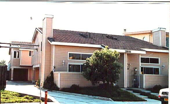 16641 Dolores St in Huntington Beach, CA - Building Photo - Building Photo