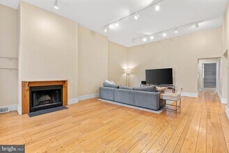 914 Spruce St in Philadelphia, PA - Building Photo - Building Photo