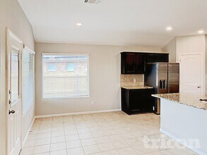 7904 Mosspark Ln in Fort Worth, TX - Foto de edificio - Building Photo