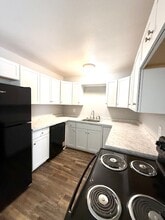 411 Cottonwood St in Ardmore, OK - Building Photo - Building Photo