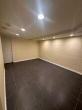 2824 Edgecombe Cir S in Baltimore, MD - Foto de edificio - Building Photo