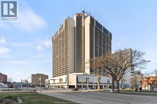 150 Park St W in Windsor, ON - Building Photo