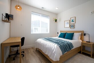 525 N 1st St in Driggs, ID - Foto de edificio - Building Photo