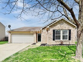 5624 Grassy Bank Dr in Indianapolis, IN - Building Photo