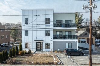 890 Palisade Ave in Teaneck, NJ - Building Photo - Building Photo