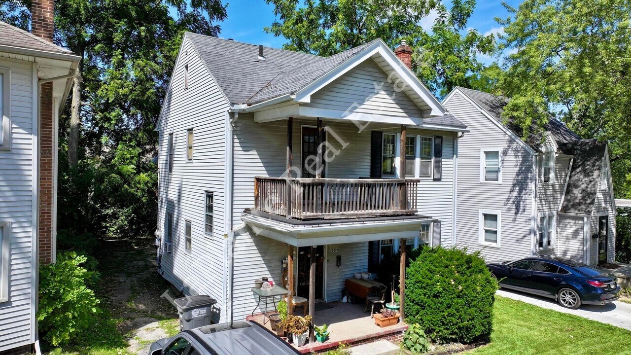 2019 Kensington Rd in Toledo, OH - Building Photo