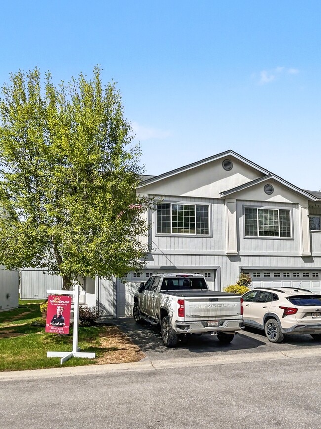 property at 5702 Sapphire Loop