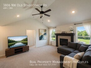 3806 NW Old Stagecoach Rd in Kansas City, MO - Building Photo - Building Photo