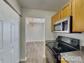 540 Halleck Ln, Unit Unit 2 - 2nd Floor in Columbia, SC - Foto de edificio - Building Photo