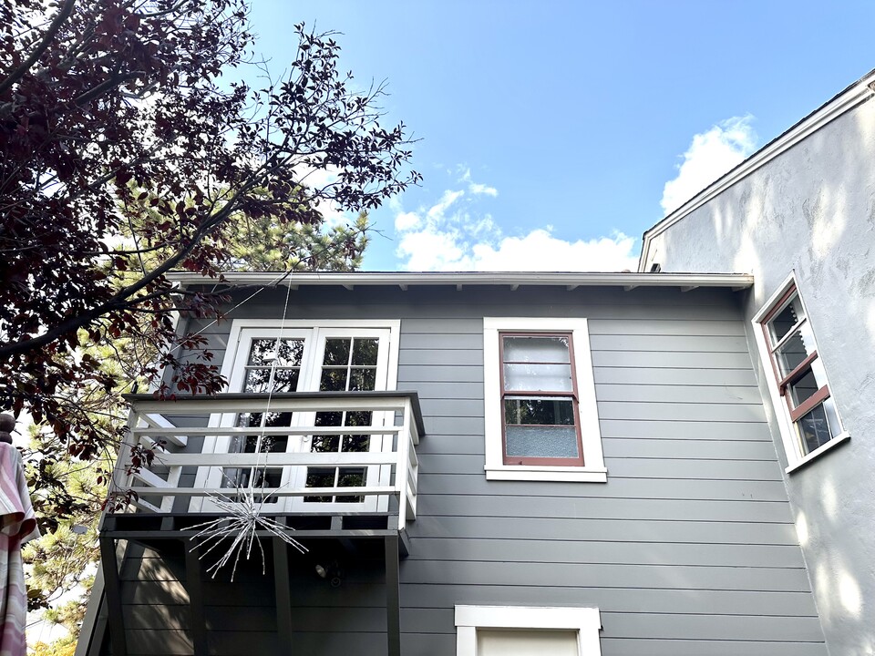 408 E Ellsworth Ct in San Mateo, CA - Building Photo