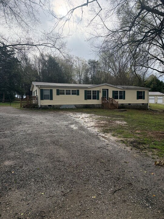 107 Shiloh Rd in Statesville, NC - Building Photo