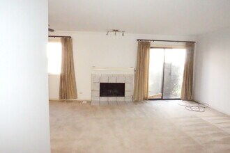 1185 Leicester Ct in Wheaton, IL - Building Photo - Building Photo