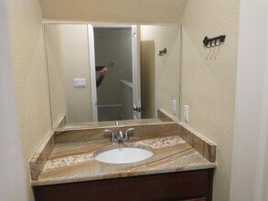 16219 Oxbow Trl, Unit Apartment in Buda, TX - Building Photo - Building Photo