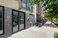 330 Bleecker St in Brooklyn, NY - Foto de edificio - Building Photo