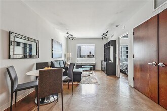 800 Brazos St in Austin, TX - Building Photo - Building Photo