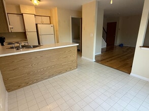 1348 S Lorraine Rd in Wheaton, IL - Building Photo - Building Photo