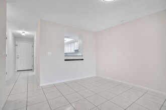 203 SE 15th Pl, Unit # 214 in Cape Coral, FL - Building Photo - Building Photo