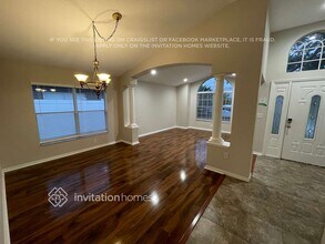 1825 Leybourne Loop in Wesley Chapel, FL - Foto de edificio - Building Photo