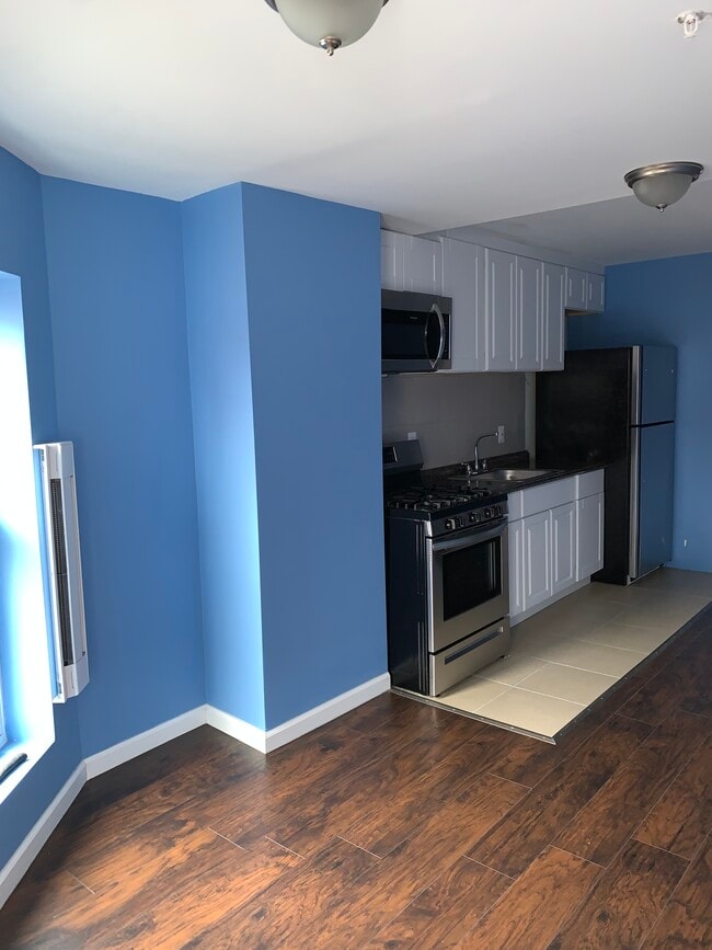 202 W Read St, Unit 2nd floor