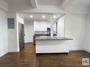 WEST 68 STREET, Unit PHE in New York, NY - Foto de edificio - Building Photo