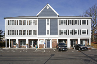 1429 Main St in Walpole, MA - Foto de edificio - Building Photo