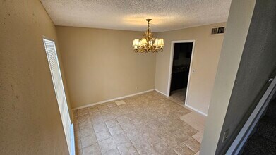 7010 Glen Clfs in San Antonio, TX - Building Photo - Building Photo