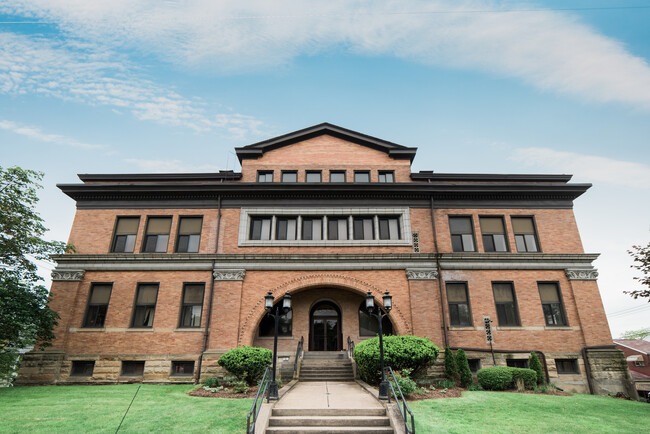 Jacksonian Schoolhouse Apartments in Bellevue, PA - Building Photo - Building Photo