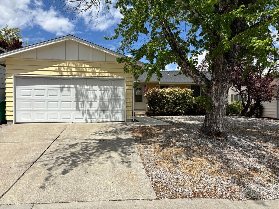 2665 Scholl Dr in Reno, NV - Building Photo