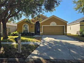 7715 Bristol Park Dr in Apollo Beach, FL - Building Photo