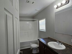 221 Cherry Ln in Tampa, FL - Building Photo - Building Photo