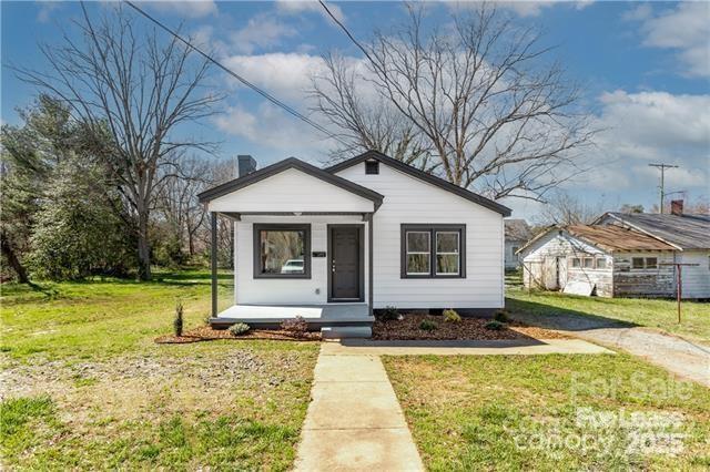 1204 Patterson St in Shelby, NC - Building Photo