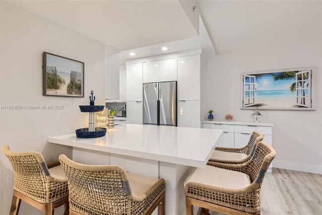 2501 S Ocean Dr in Hollywood, FL - Building Photo - Building Photo