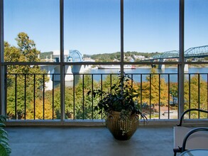 Riverset in Chattanooga, TN - Building Photo - Building Photo