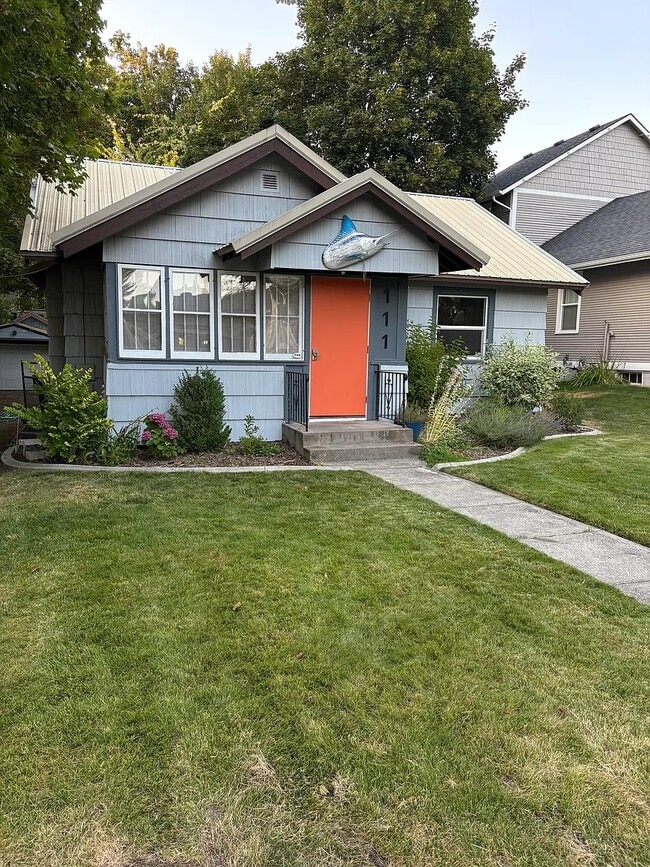 property at 111 E Foster Ave