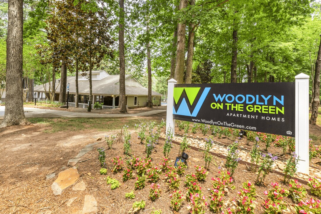 Woodlyn on the Green Apartment Homes in Cary, NC - Building Photo