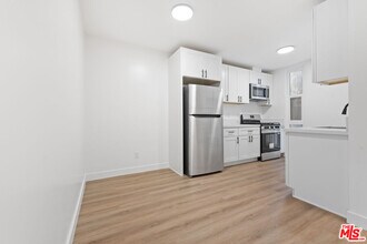 1743 9th St in Santa Monica, CA - Building Photo - Building Photo